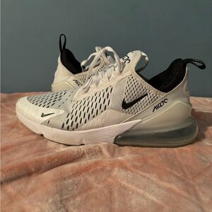 Nike Air 270 size 8.5
